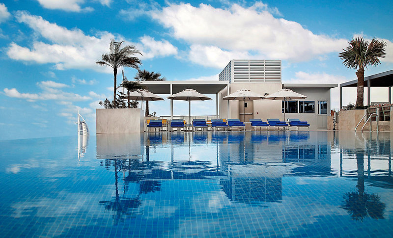 Grand Cosmopolitan Hotel 1