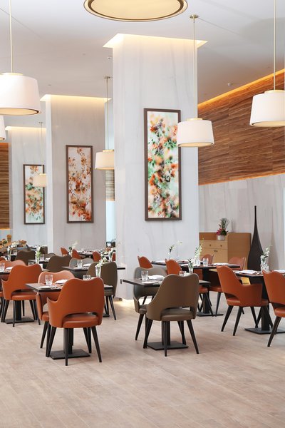 Grand Cosmopolitan Hotel 18