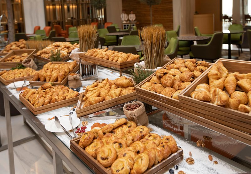 Grand Cosmopolitan Hotel 38