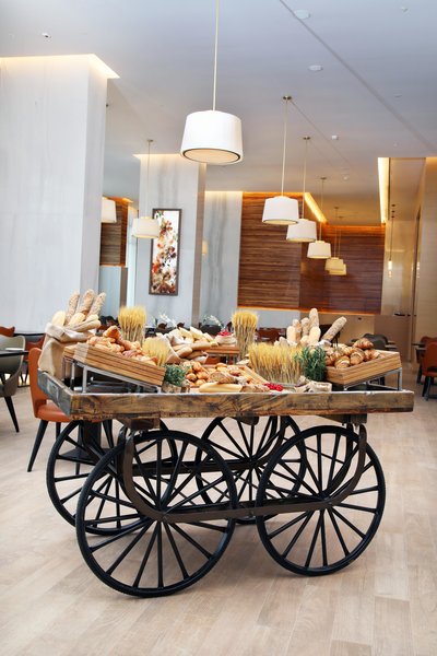 Grand Cosmopolitan Hotel 43