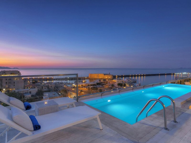 GDM Megaron Luxury 15