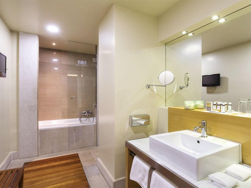 GDM Megaron Luxury 43