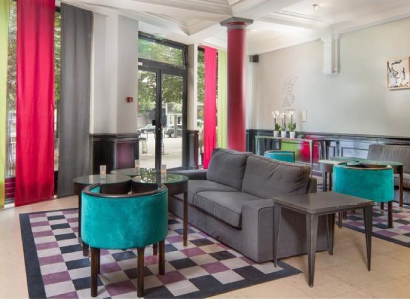 Claret 7 - Lounge / Lobby