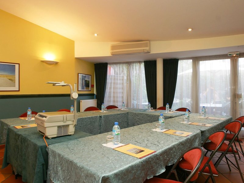 Claret 18 - Restaurant