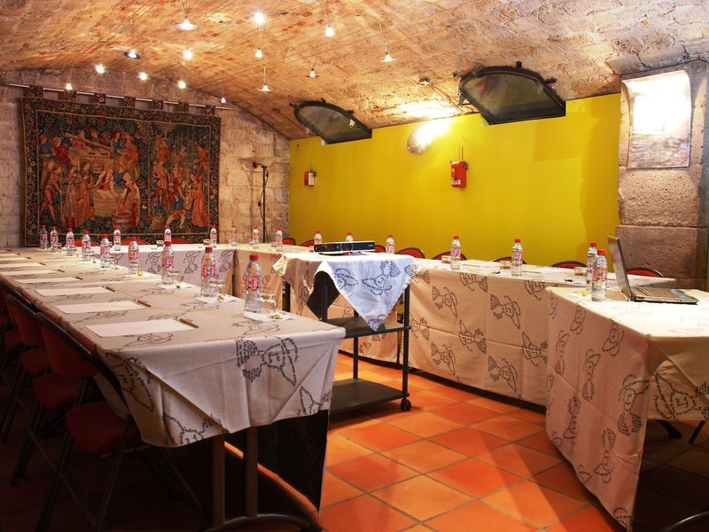 Claret 19 - Restaurant