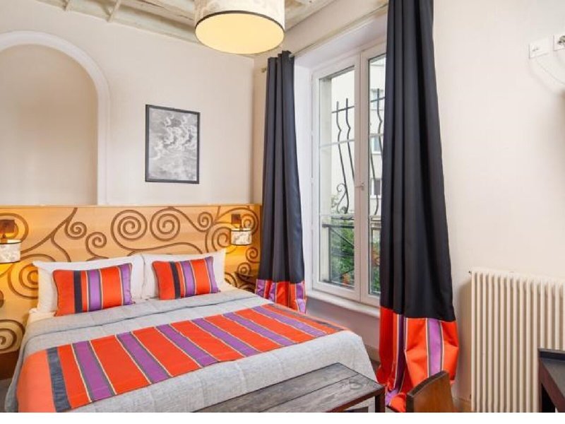 Claret 22 - Room Example