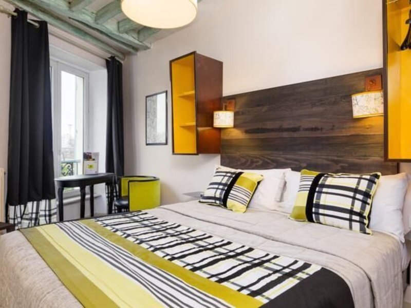 Claret 25 - Room Example