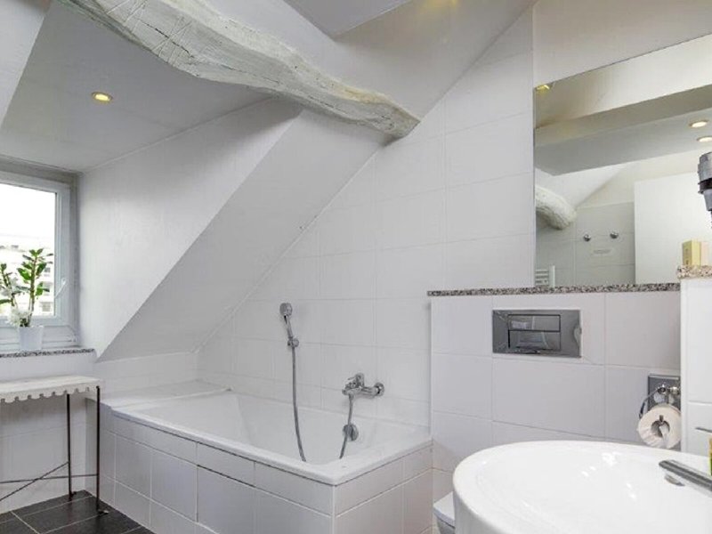 Claret 30 - Bathroom Example