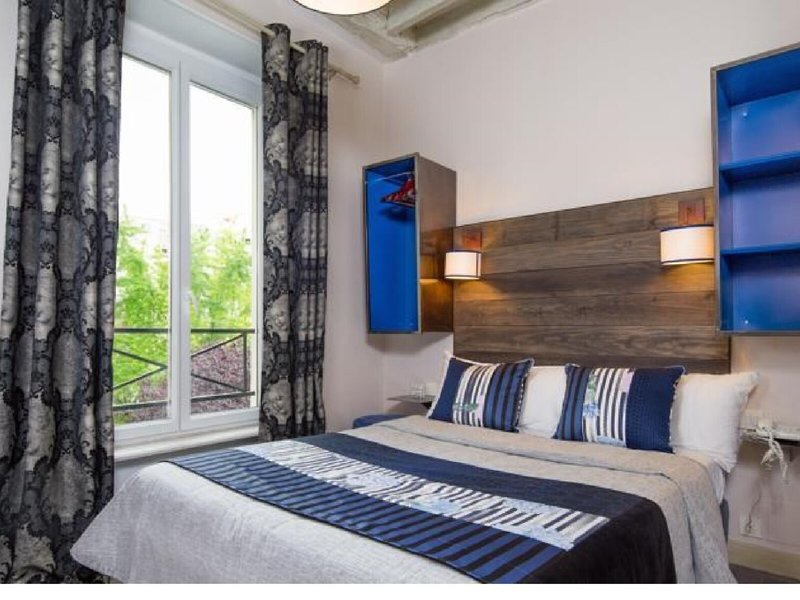 Claret 41 - Room Example