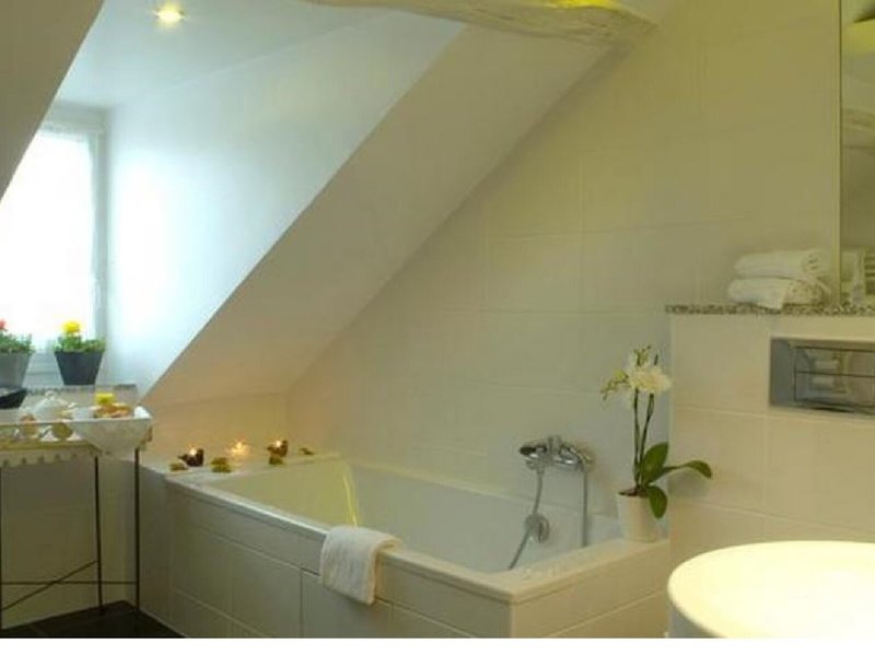 Claret 44 - Bathroom Example