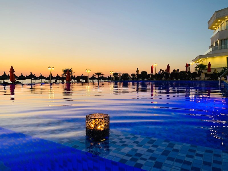 Hotel Elesio 8 - Outdoor Pool