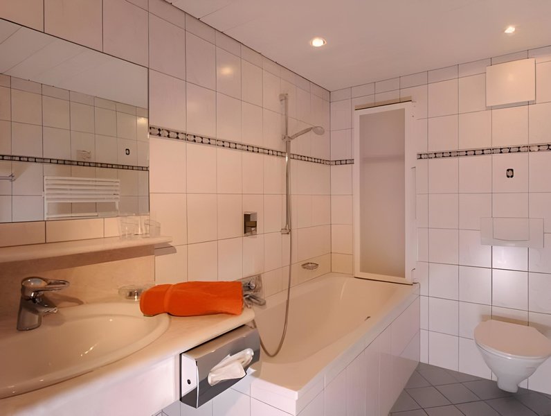 Hotel Post 3 - Bathroom Example