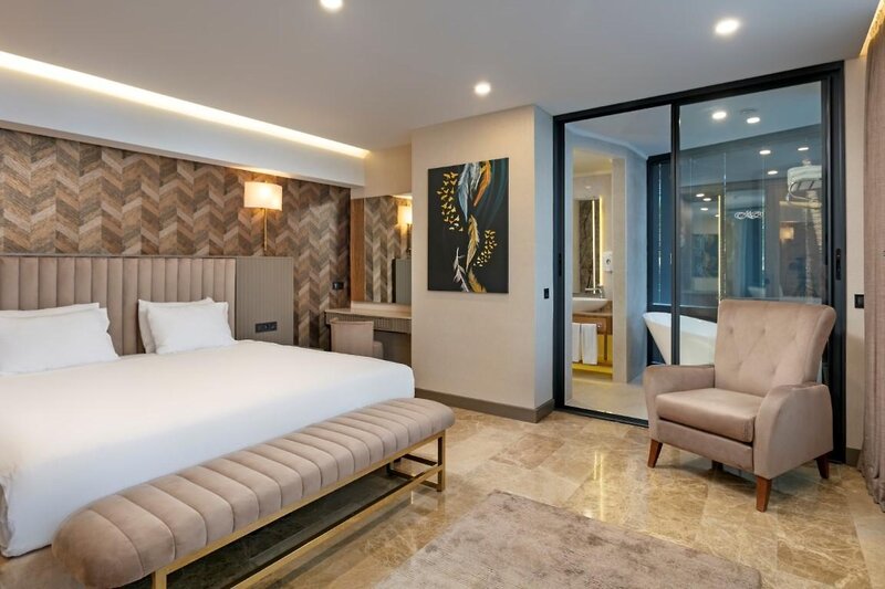 Alva Donna World Palace 95