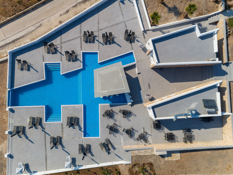 Desiterra Luxury Suites & Villas 11