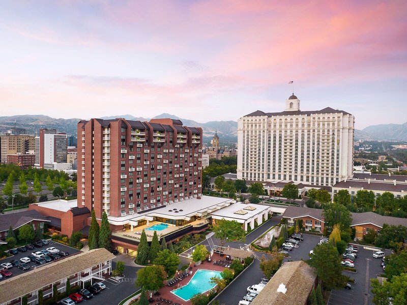 Grand America 4