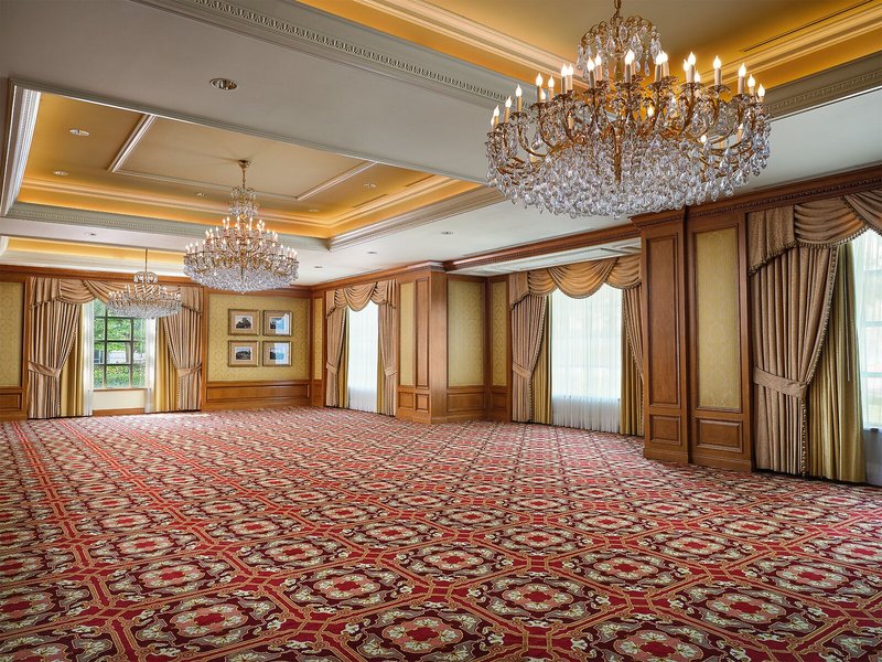 Grand America 13