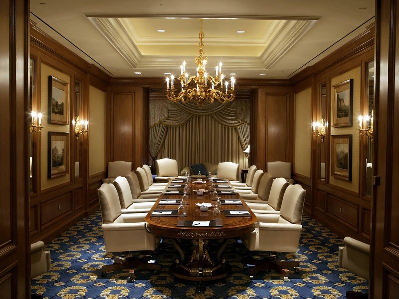 Grand America 18