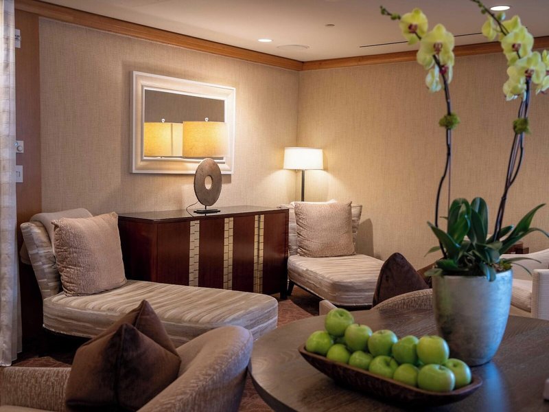 Grand America 37