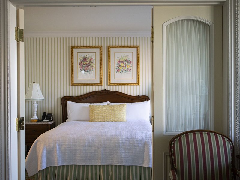 Grand America 44
