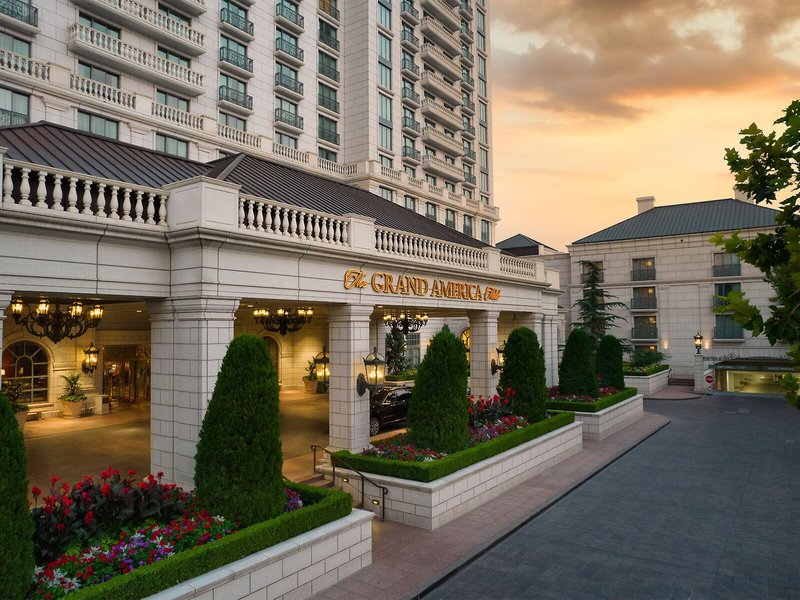 Grand America