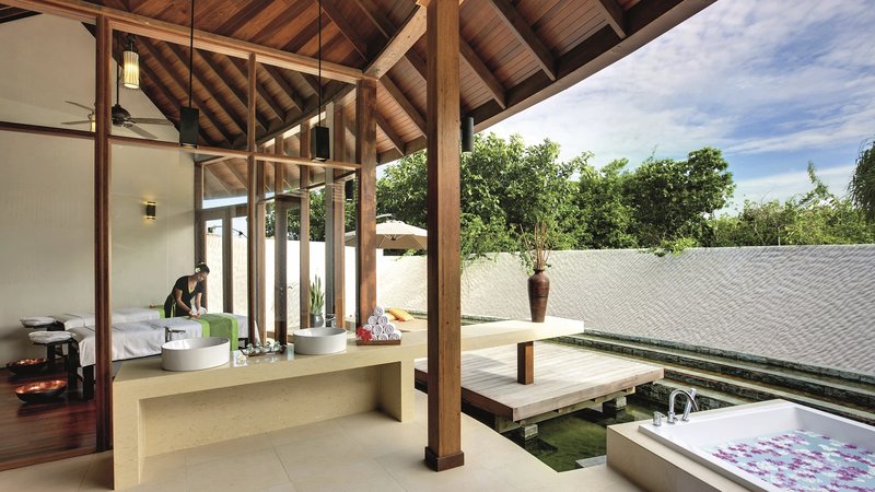 Hideaway Beach Resort & Spa 10