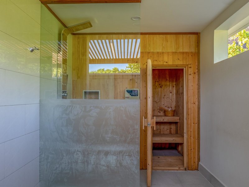 Hideaway Beach Resort & Spa 36