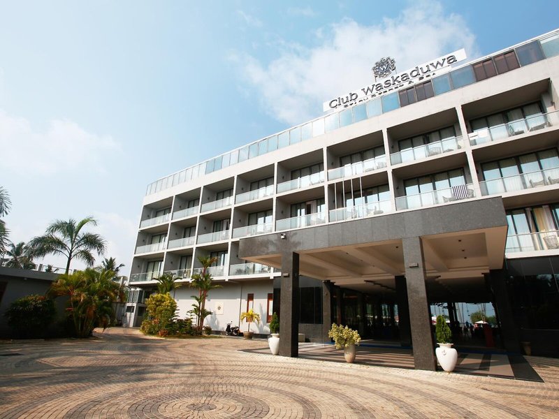 Club Waskaduwa Beach Resort & Spa  1