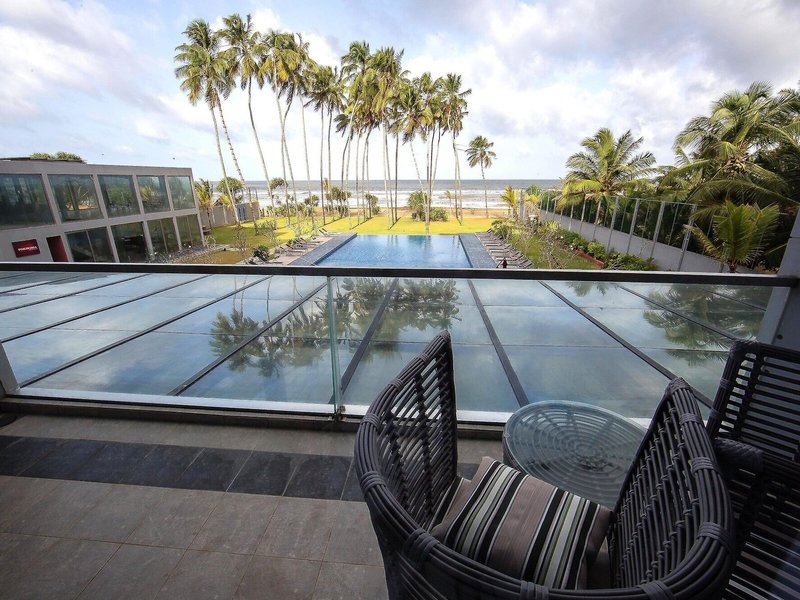 Club Waskaduwa Beach Resort & Spa  10