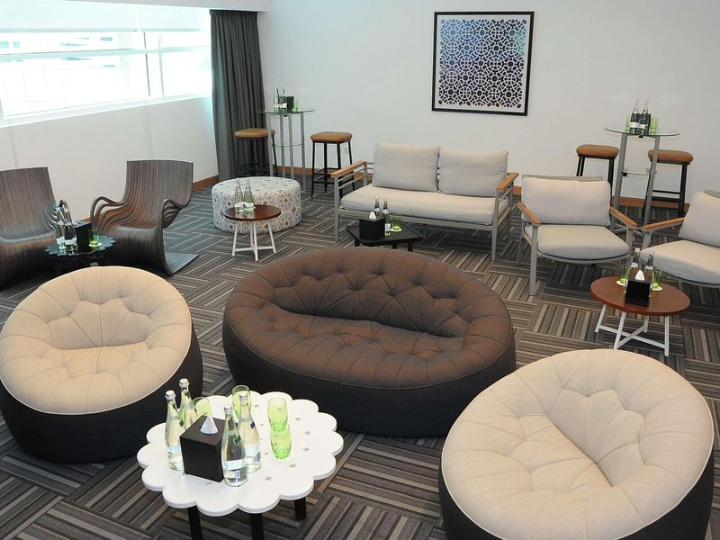 DoubleTree by Hilton Dubai - Business Bay 10