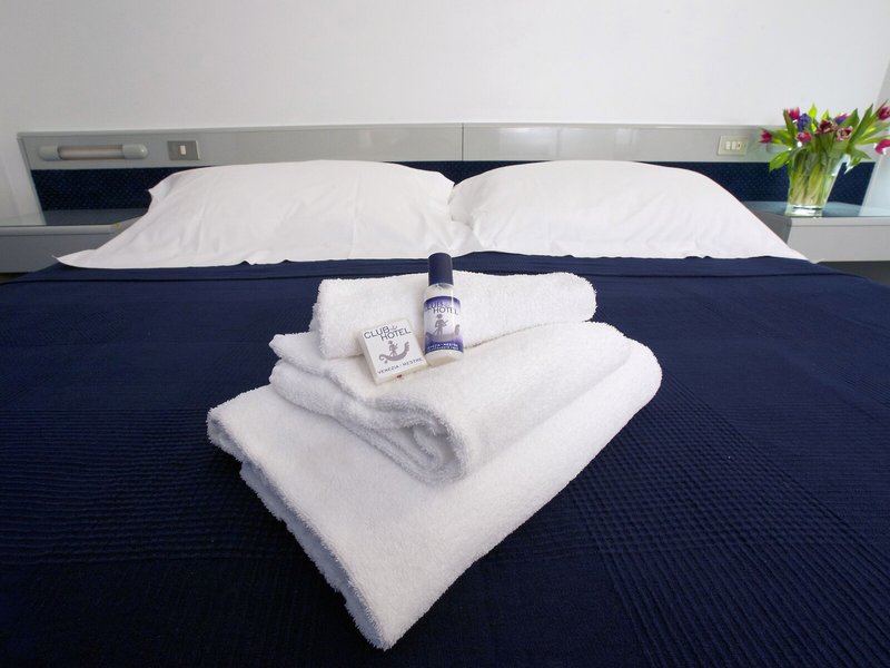 Club Hotel 12