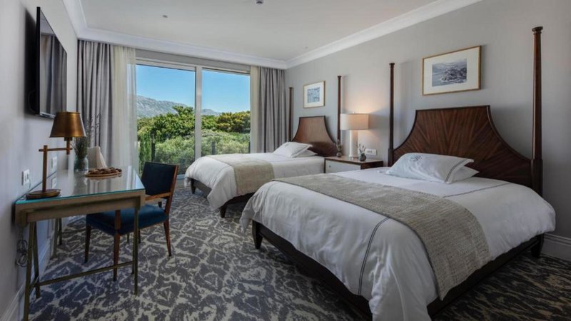Royal Blue Hotel 8