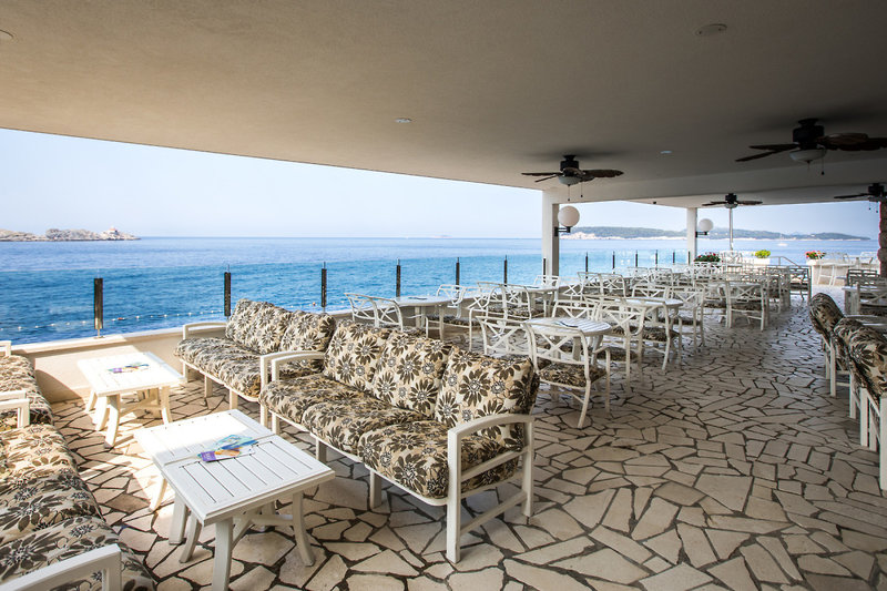 Royal Blue Hotel 8