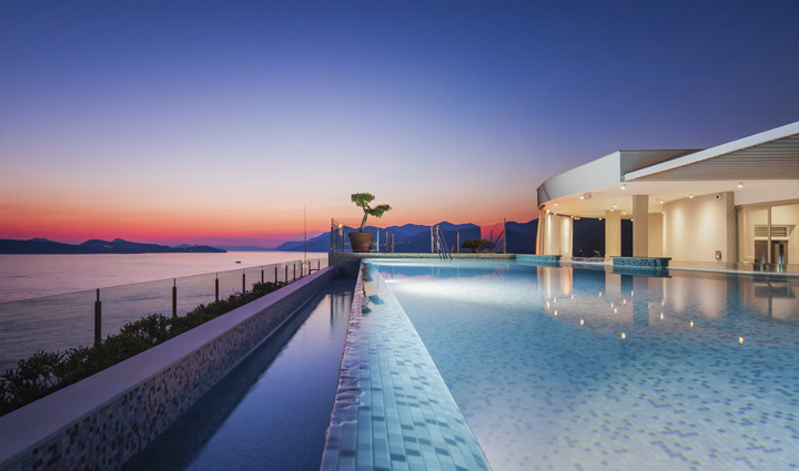 Royal Blue Hotel 10