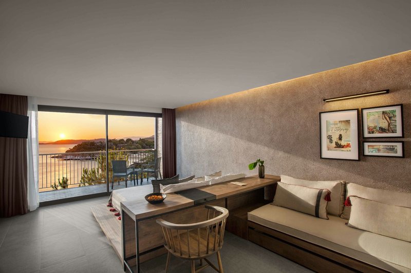 Club Marvy by Paloma 6