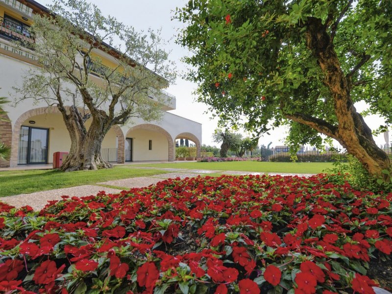 Le Terrazze Sul Lago Residence Hotel