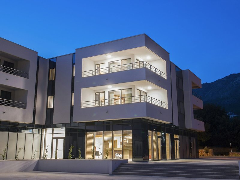 Apartments Villas Srebreno 1
