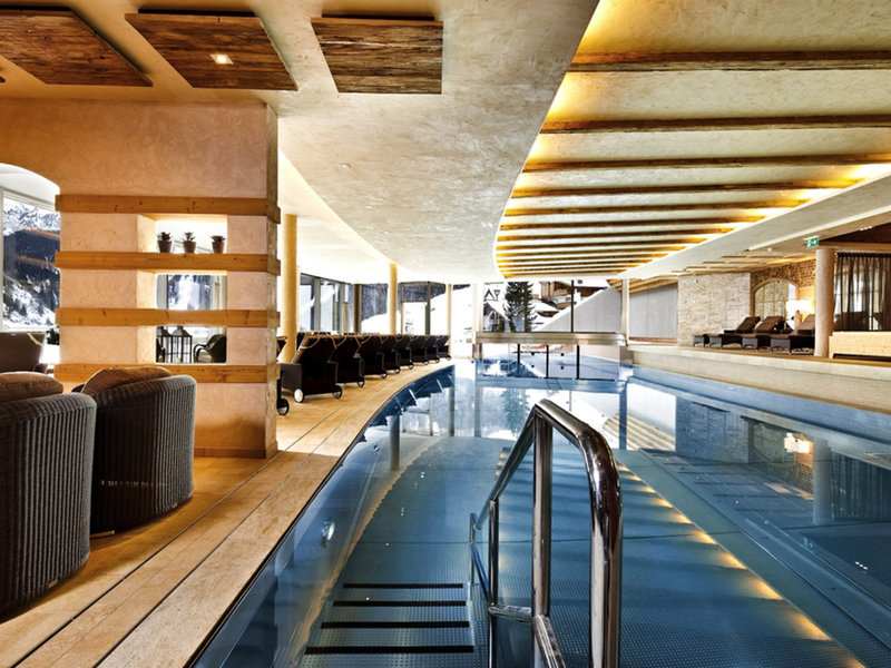 Hotel Berghof - Crystal Spa & Sports 7