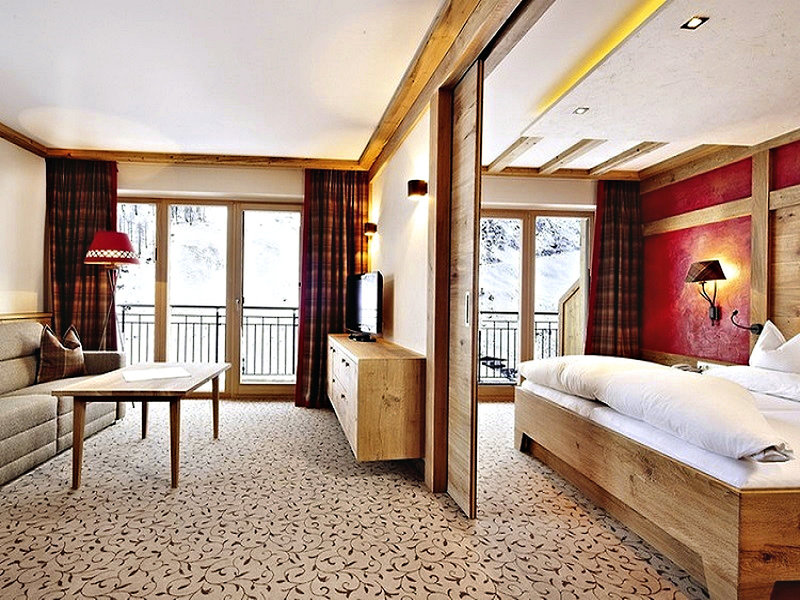 Hotel Berghof - Crystal Spa & Sports 38