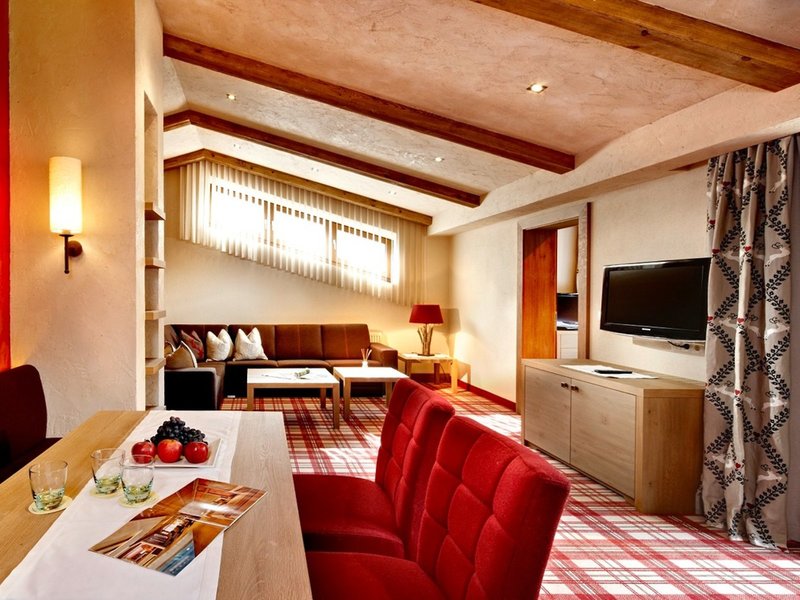 Hotel Berghof - Crystal Spa & Sports 44