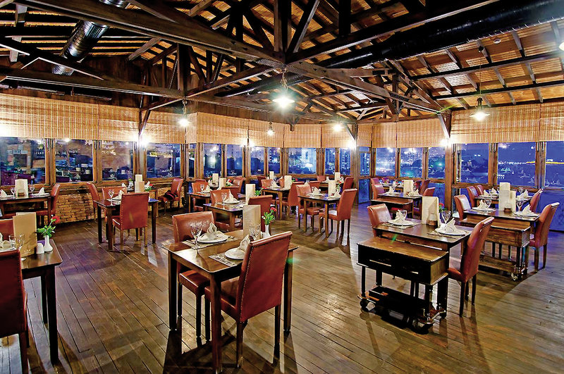 Korumar Hotel De Luxe 18