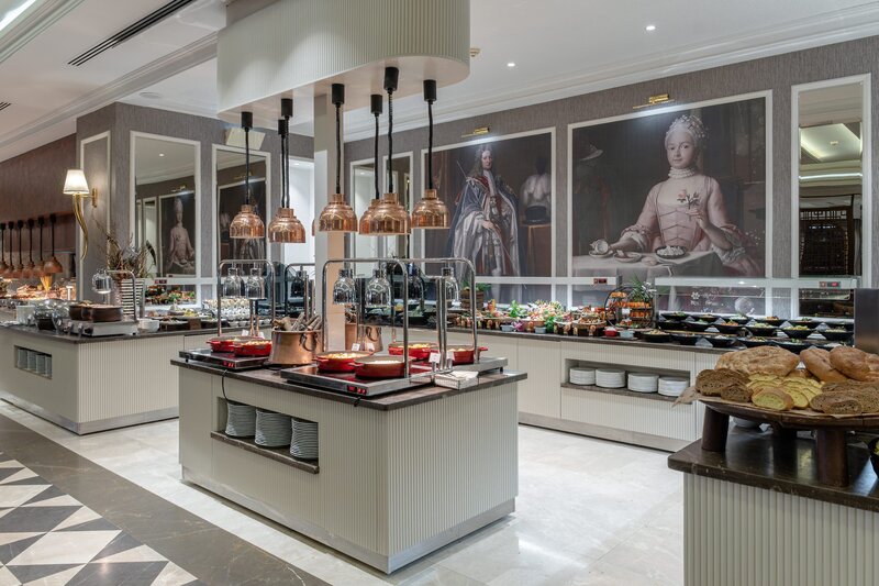 Lord's Palace Hotel 12