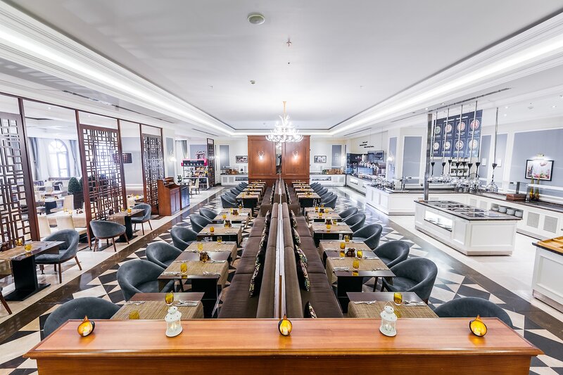 Lord's Palace Hotel 13