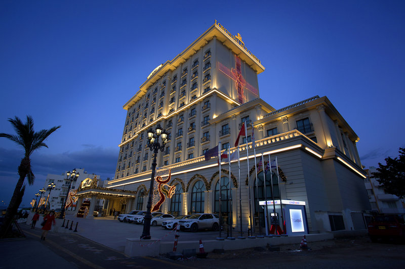 Lord's Palace Hotel 2