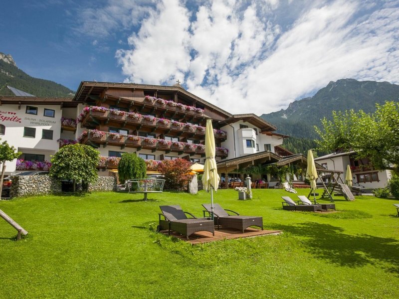 Familienhotel Rotspitz 1