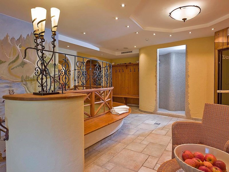 Familienhotel Rotspitz 5