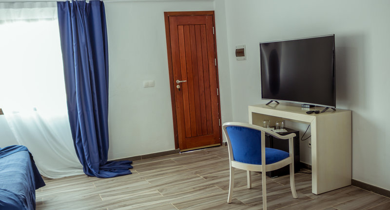 LIVVO Budha Beach 18