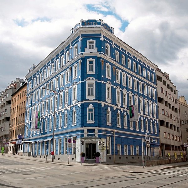 Boutique Hotel Donauwalzer  3*