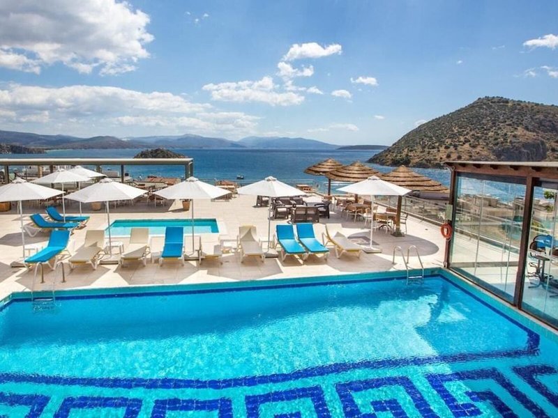 John & George 12 - Outdoor Pool