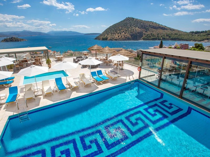 John & George 15 - Outdoor Pool