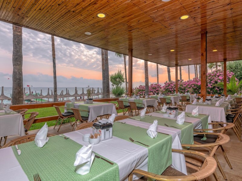 Meryan Hotel 23